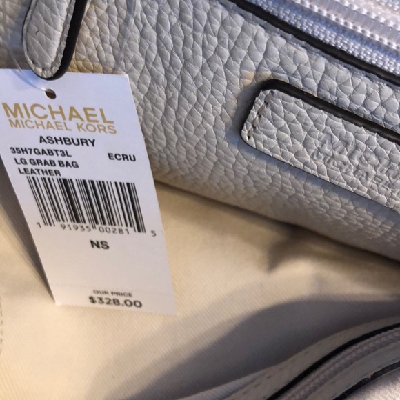 NEW WITH TAGS!!!  Winter white pebble leather bag - Picture 3 of 3